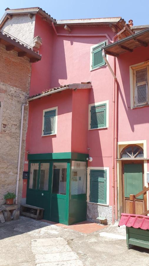 Casa Vacanza Pegrini Nel Centro Storico Di Gavi Extérieur photo