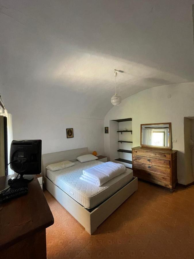 Casa Vacanza Pegrini Nel Centro Storico Di Gavi Extérieur photo